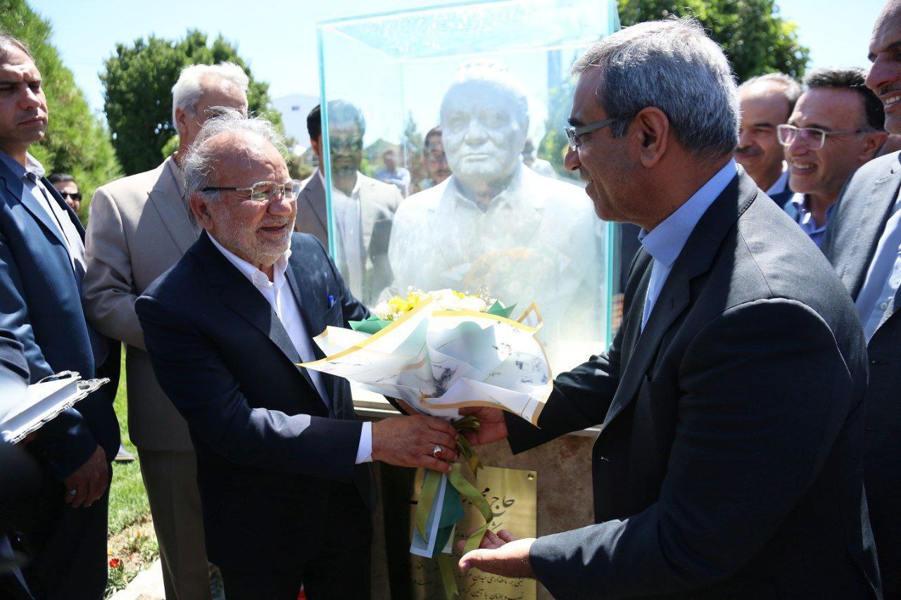 آیین رونمایی از سردیس و مراسم نامگذاری میدان پدر صنعت نیشابور بزرگ؛ حاج محمد رفیقیان در شهرک صنعتی خیام