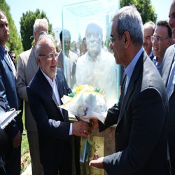 /news/51/آیین-رونمایی-از-سردیس-و-مراسم-نامگذاری-میدان-